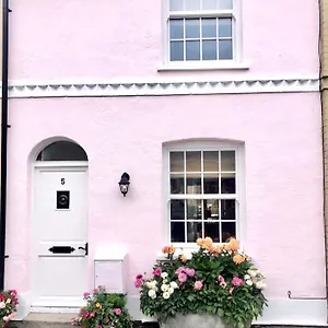 Stylish & Cosy Boutique Townhouse 1 Bedroom, 1 Sofa Bed - Sleeps 4 Holiday home